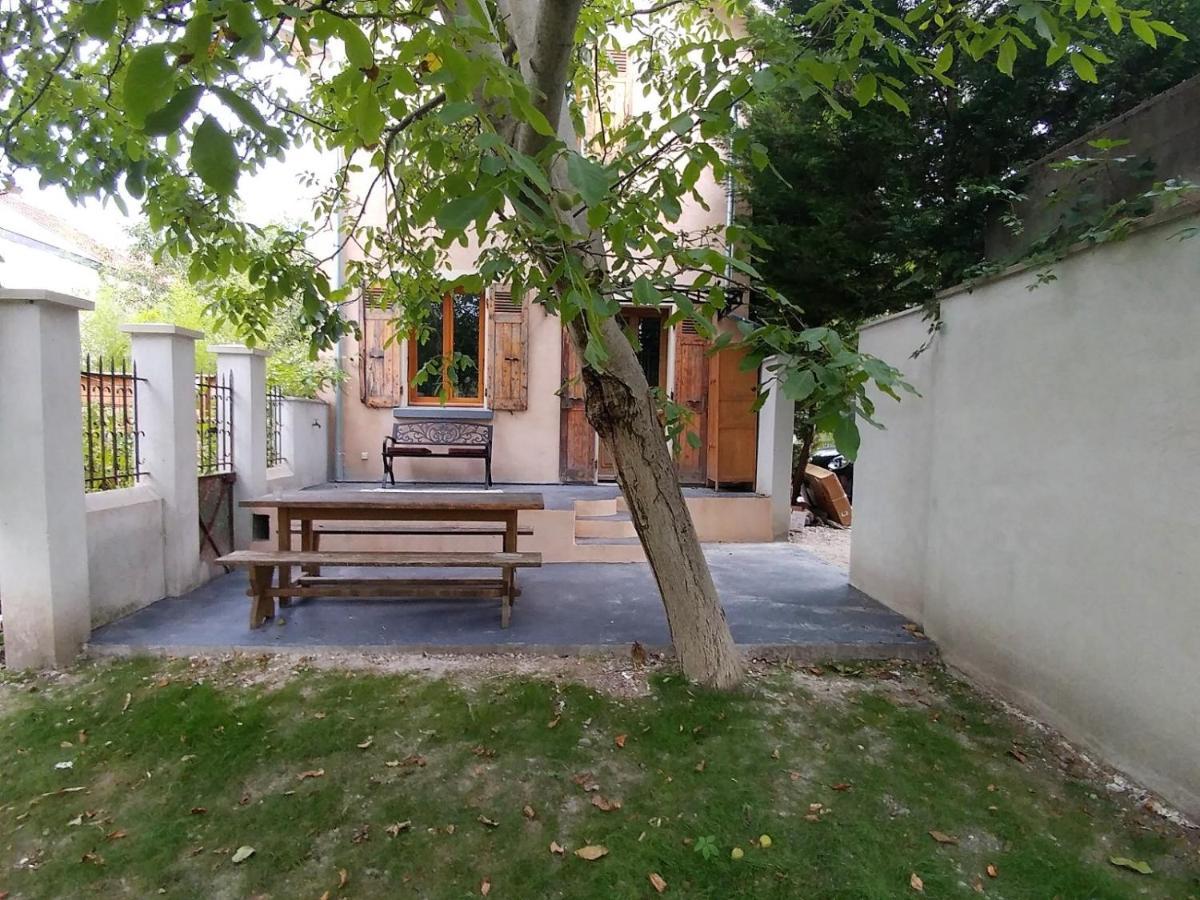 Mon petit jardin de ville Grenoble Extérieur photo